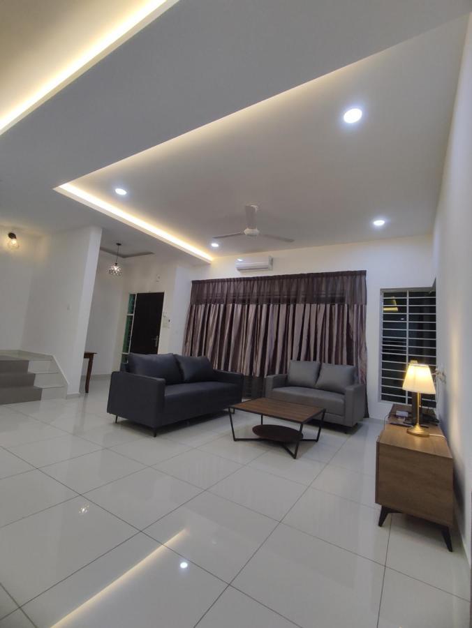 Rumah percutian Botani Near To Sunway Tambun Super Luxury Spacious Corner House