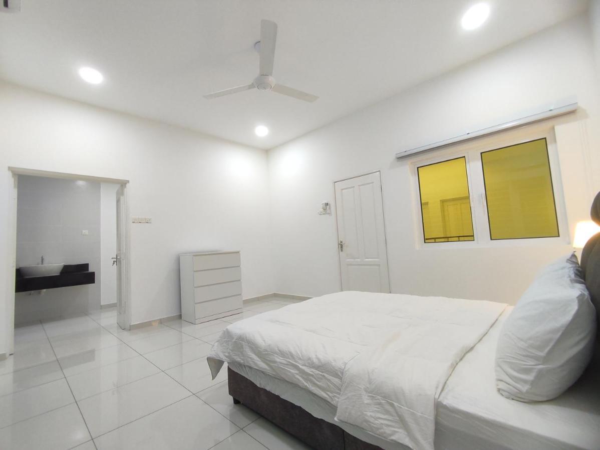 Rumah percutian Botani Near To Sunway Tambun Super Luxury Spacious Corner House *