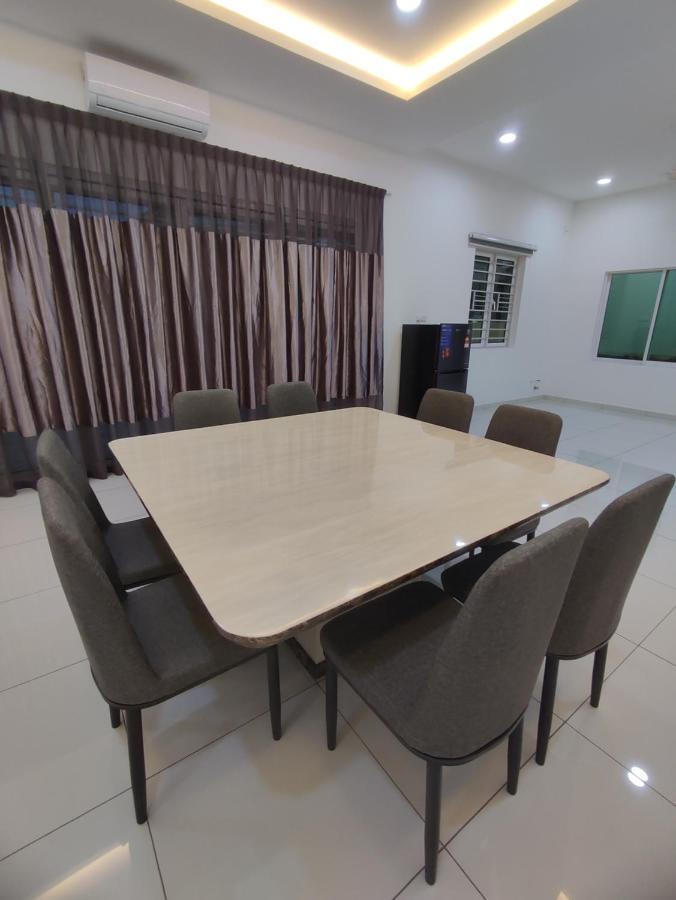 Botani Near To Sunway Tambun Super Luxury Spacious Corner House Rumah percutian
